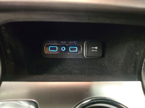 Used 2019 Jeep Grand Cherokee Laredo AWD/4WD image 27