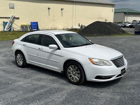 Used 2014 Chrysler 200 LX FWD image 2