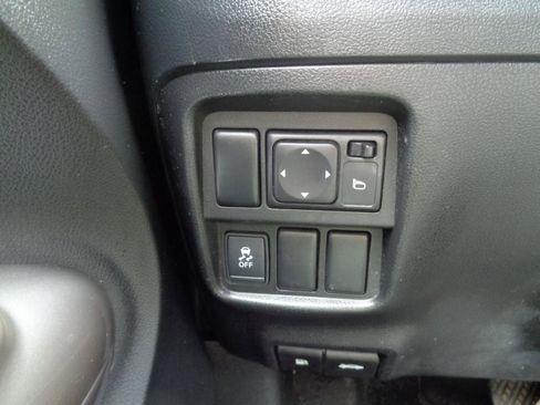 Used 2014 Nissan Juke SV w/ Navigation Package image 22