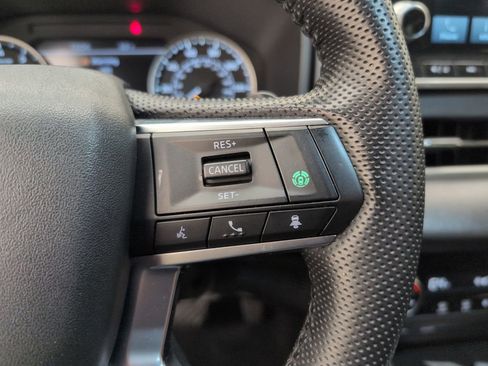 Used 2022 Mitsubishi Outlander SE image 42