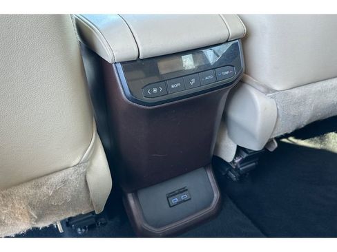 Used 2022 Toyota Highlander XLE image 46