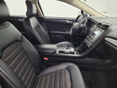 Used 2018 Ford Fusion SE w/ Equipment Group 201A image 21