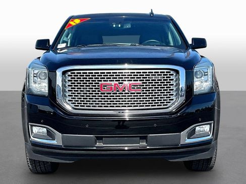 Used 2015 GMC Yukon Denali w/ Premium Package AWD/4WD image 3