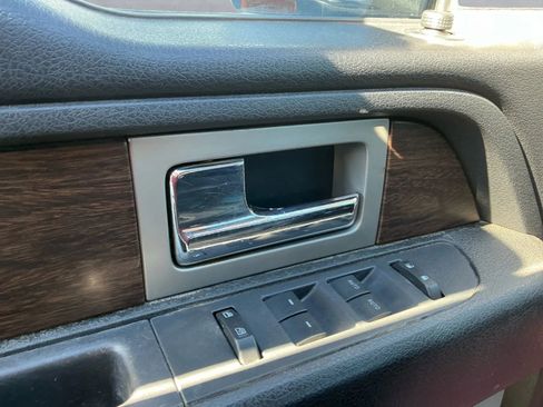 Used 2013 Ford F150 Lariat w/ Mid Equipment Group image 9