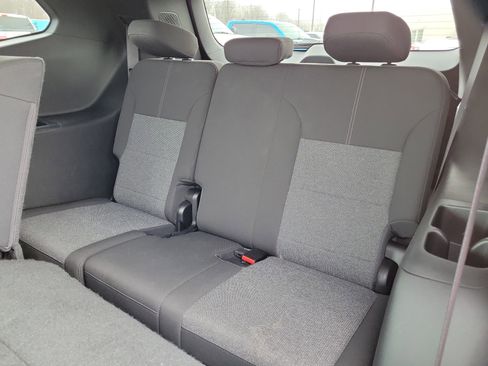 Used 2025 GMC Acadia Elevation image 13