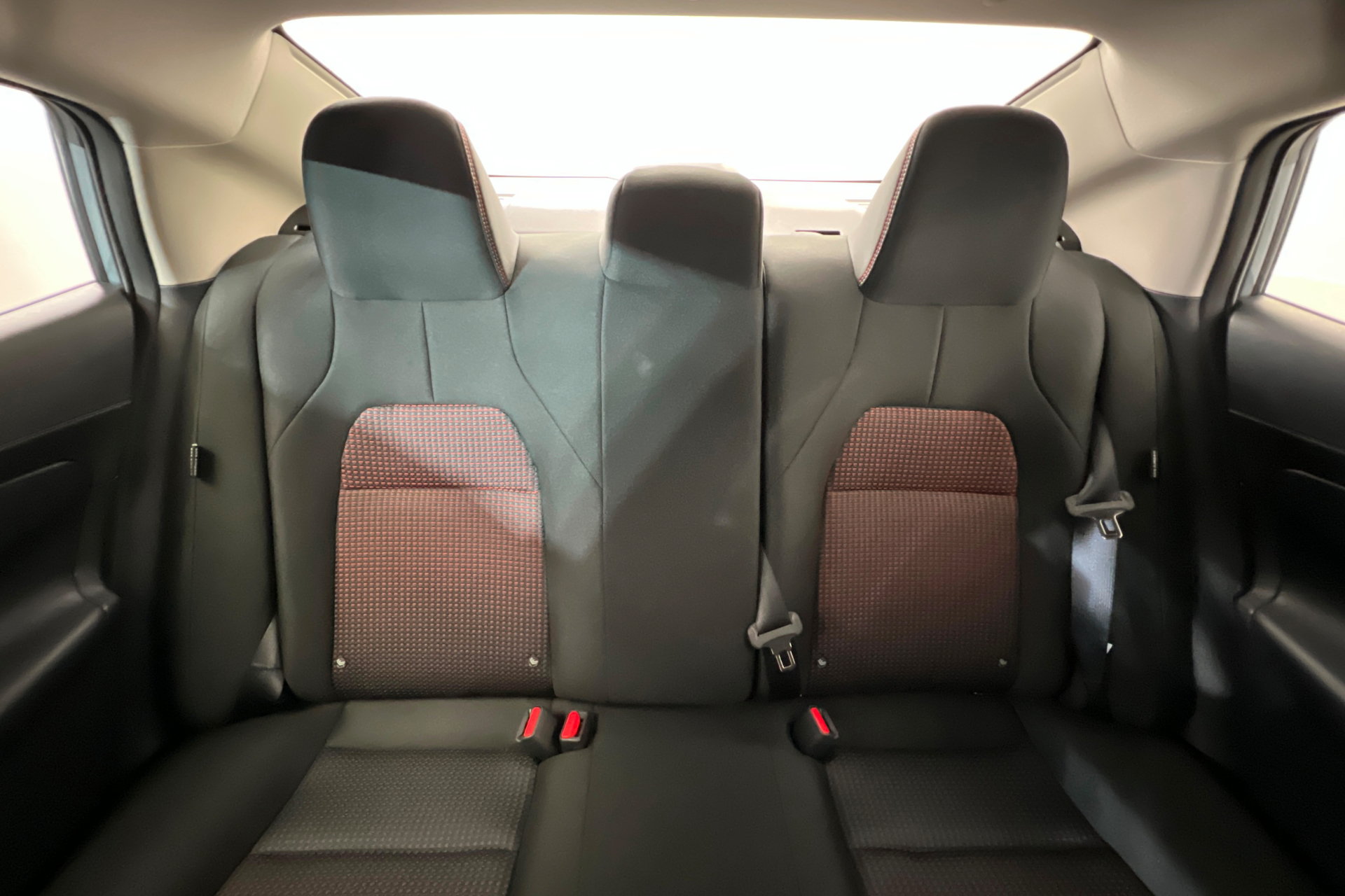 New 2027 Nissan Sentra SR w/ Floor Mat Package FWD image 24