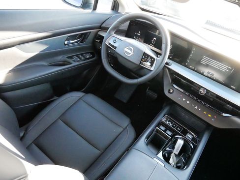 Used 2025 Nissan Murano SL image 9