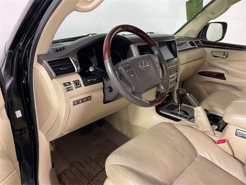 Used 2015 Lexus LX 570 4WD image 3