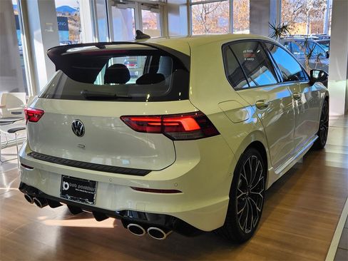 New 2026 Volkswagen Golf image 25