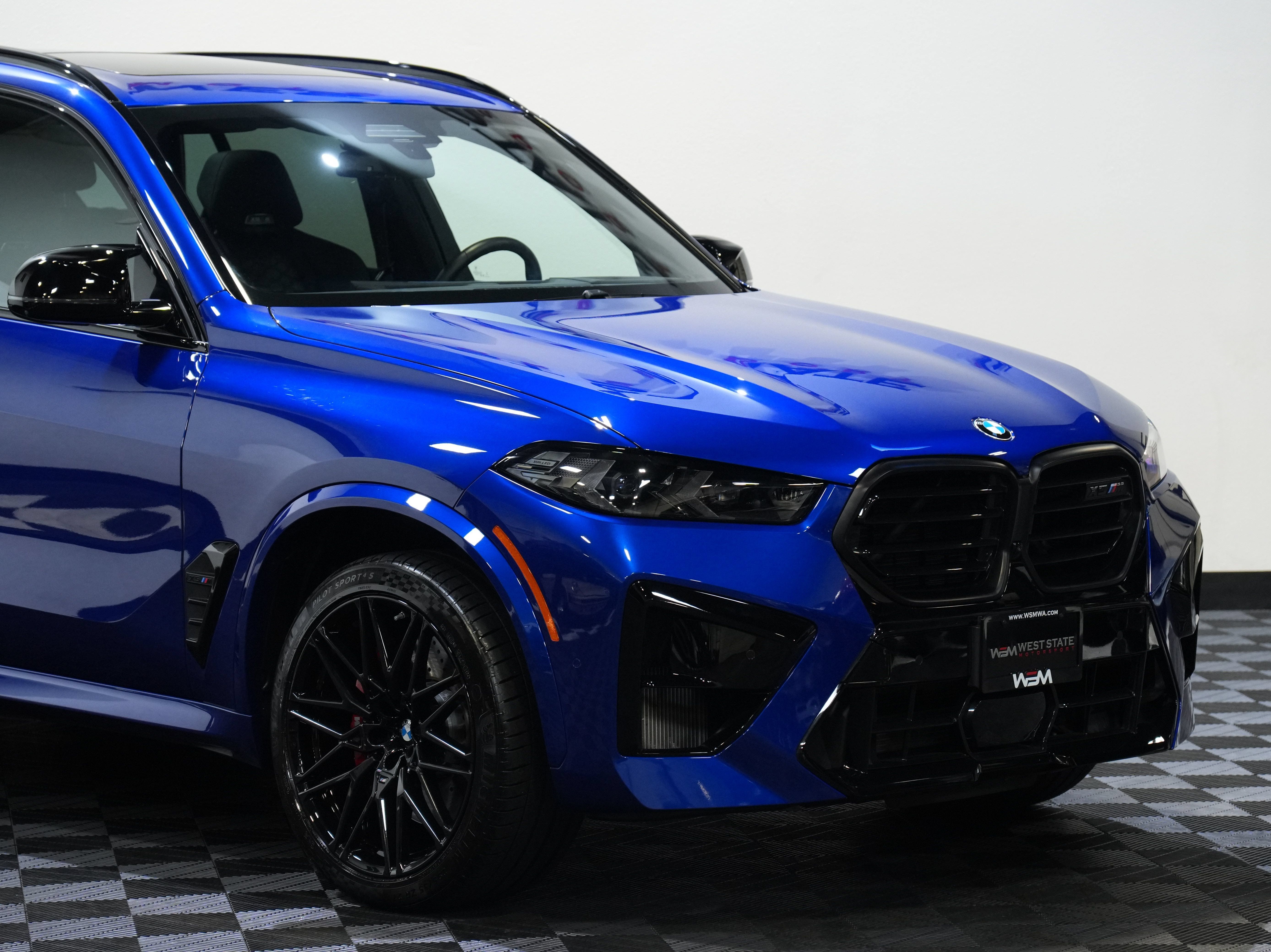 Used 2024 BMW X5 M Competition w/ Executive Package AWD/4WD image 9