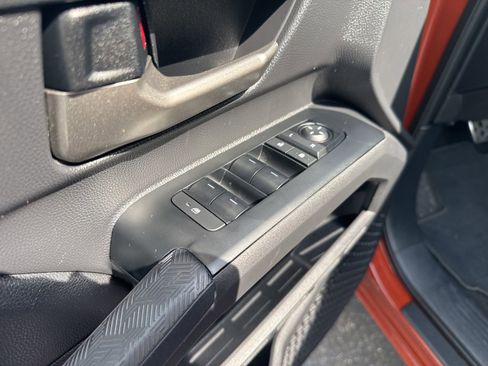 Used 2025 Toyota Tacoma TRD Sport AWD/4WD image 15