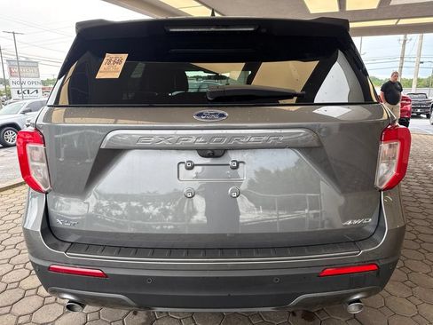 Used 2024 Ford Explorer XLT w/ Equipment Group 202A AWD/4WD image 7
