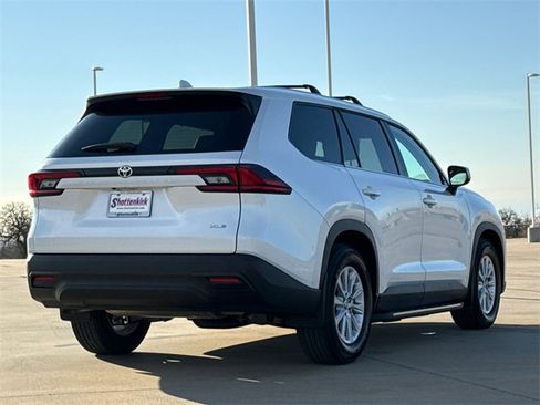 Used 2026 Toyota Grand Highlander XLE image 8