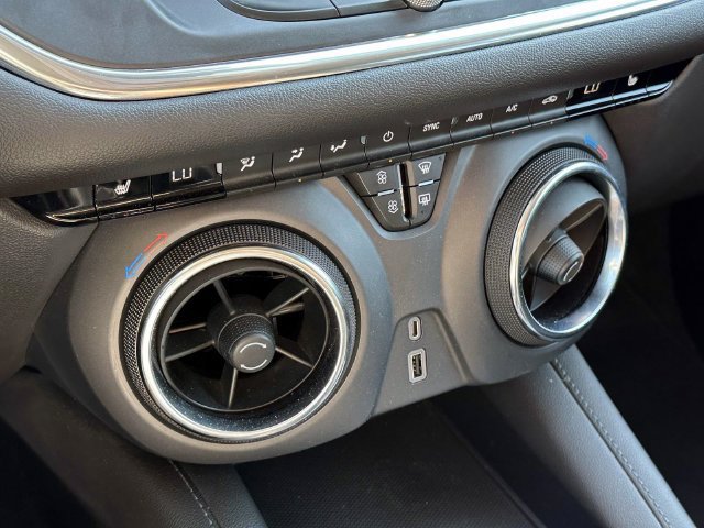 Used 2022 Chevrolet Blazer LT FWD image 26
