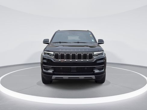 Used 2022 Jeep Wagoneer Series II AWD/4WD image 2