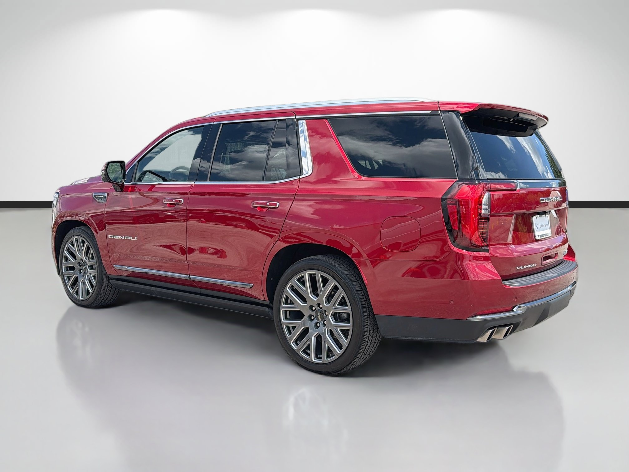 Used 2025 GMC Yukon Denali Ultimate AWD/4WD image 5
