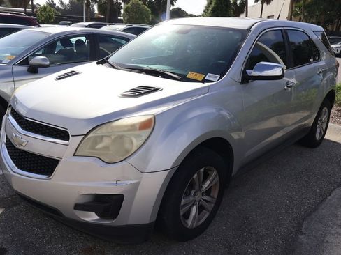 Used 2010 Chevrolet Equinox LS FWD image 2