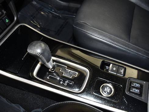 Used 2020 Mitsubishi Outlander SEL AWD/4WD image 30