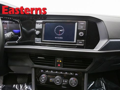 Used 2024 Volkswagen Jetta SE FWD image 12