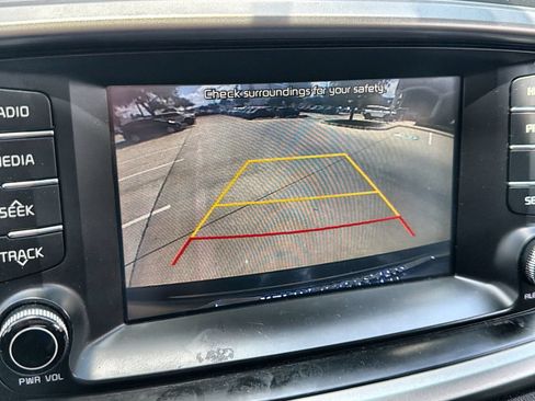 Used 2020 Kia Sorento S FWD image 17