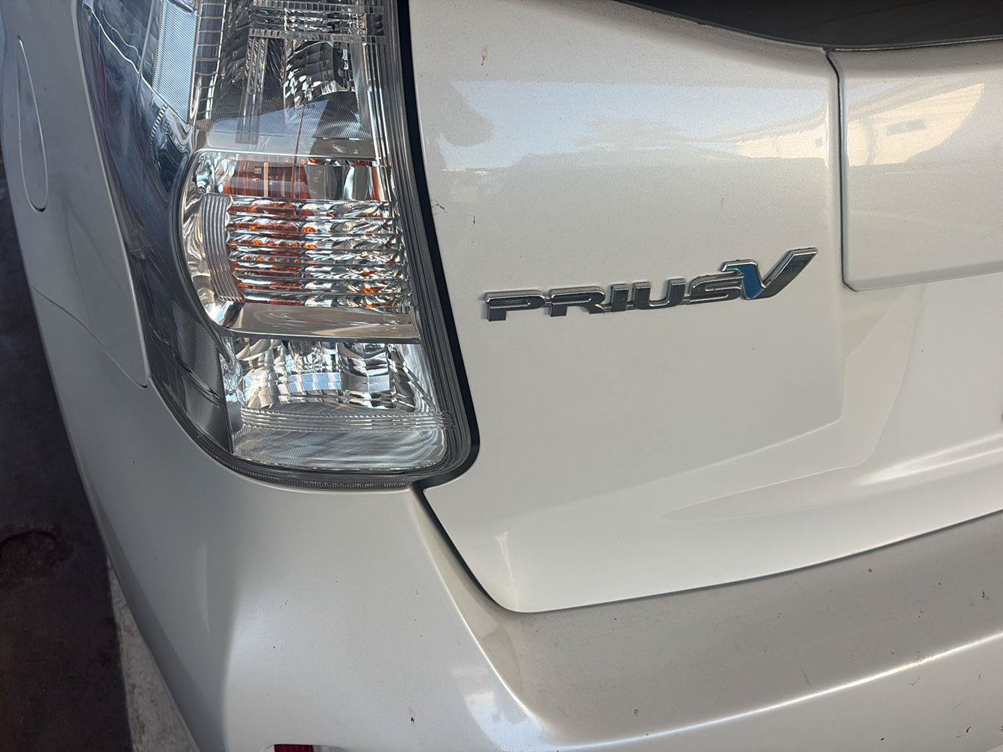 Used 2013 Toyota Prius V Three FWD image 4