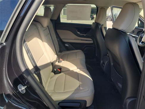 New 2026 Lincoln Corsair Premiere image 16