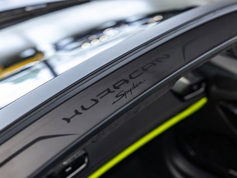 Used 2022 Lamborghini Huracan EVO RWD image 54