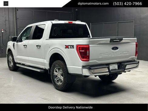 Used 2023 Ford F150 XLT w/ XTR Package image 5