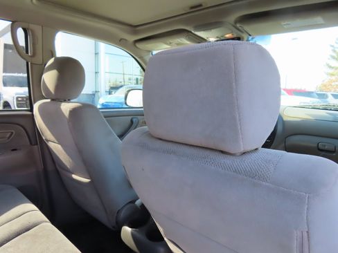 Used 2005 Toyota Sequoia SR5 image 29