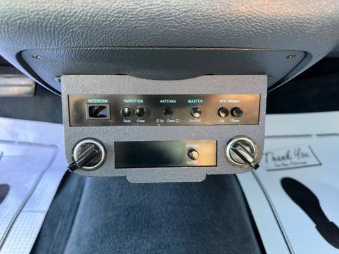 Used 2009 Cadillac DTS Limousine FWD image 53