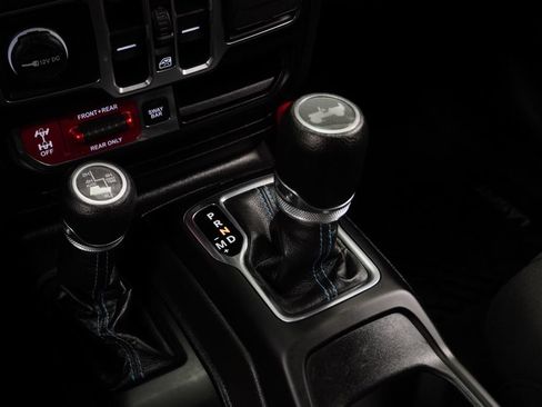 Used 2022 Jeep Wrangler Unlimited Rubicon 4xe w/ Dual Top Group AWD/4WD image 37