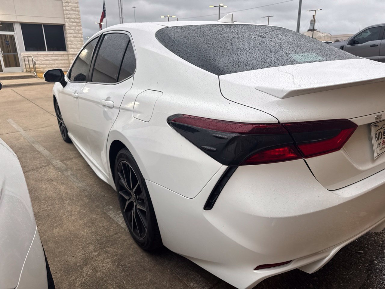 Used 2021 Toyota Camry SE FWD image 6