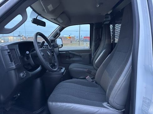 Used 2024 Chevrolet Express 2500 w/ Driver Convenience Package image 7