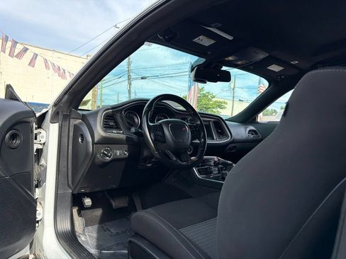 Used 2022 Dodge Challenger GT RWD image 29