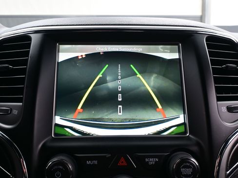 Used 2018 Jeep Grand Cherokee Limited image 19