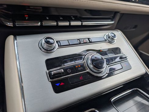 Used 2023 Lincoln Aviator 2WD image 15