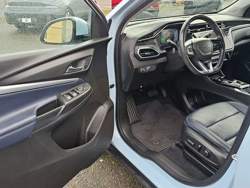 Used 2022 Chevrolet Bolt EUV LT w/ Convenience Package image 17