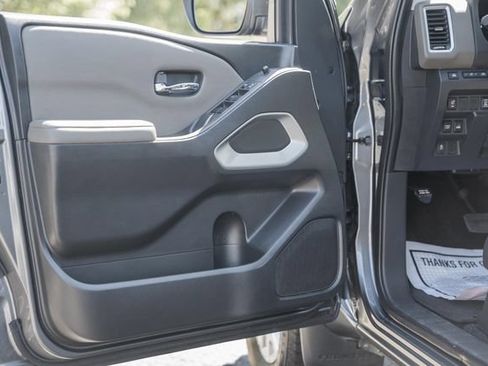 Used 2022 Nissan Frontier SV AWD/4WD image 45