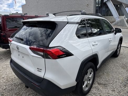Used 2021 Toyota RAV4 XLE w/ Convenience Package AWD/4WD image 3