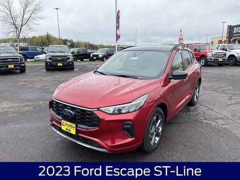 Used 2023 Ford Escape ST-Line w/ Tech Pack #1 AWD/4WD image 3