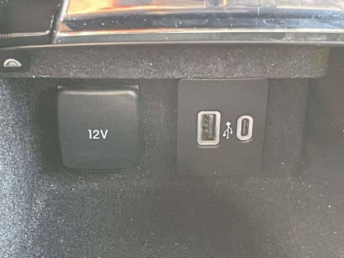 Used 2021 Lincoln Corsair AWD w/ Premium Package image 24