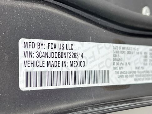 Used 2022 Jeep Compass Trailhawk AWD/4WD image 29