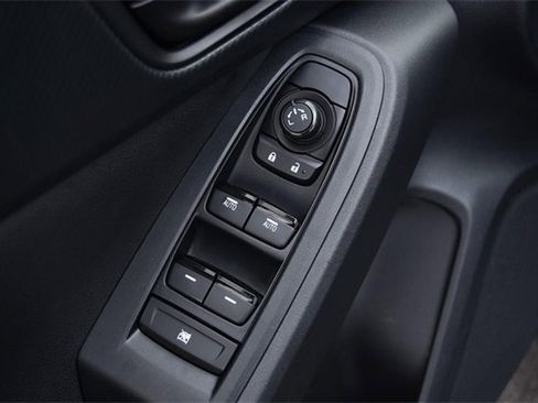 Used 2024 Subaru Crosstrek 2.0i Premium image 8