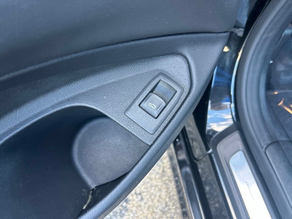 Used 2025 BMW 430i Convertible w/ Premium Package RWD image 29