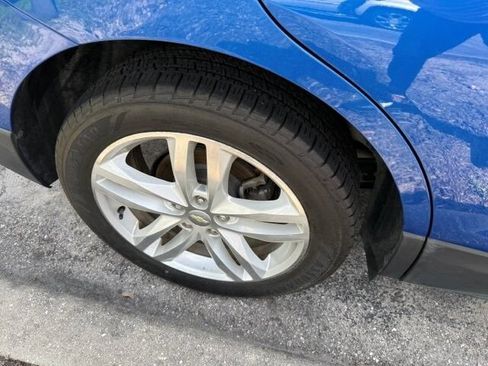 Used 2019 Chevrolet Equinox Premier FWD image 10