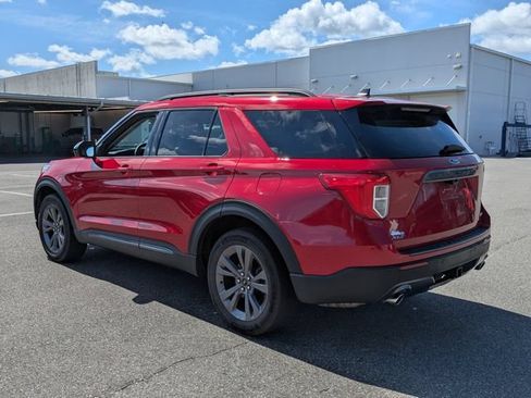 Used 2024 Ford Explorer XLT w/ Equipment Group 202A AWD/4WD image 5