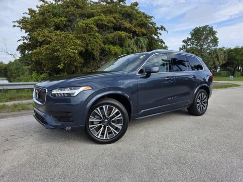 Used 2022 Volvo XC90 T6 Momentum w/ Protection Package Premier AWD/4WD image 1