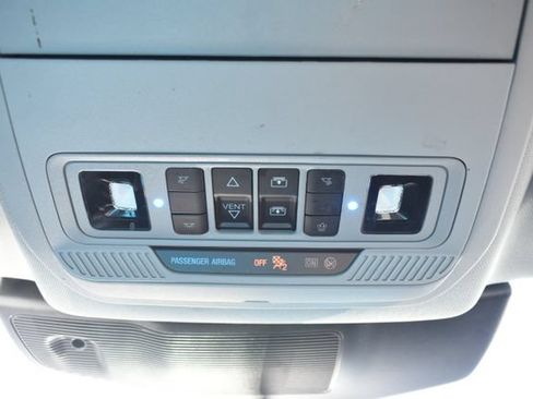 Used 2023 Ford Explorer XLT w/ XLT Sport Appearance Package AWD/4WD image 33