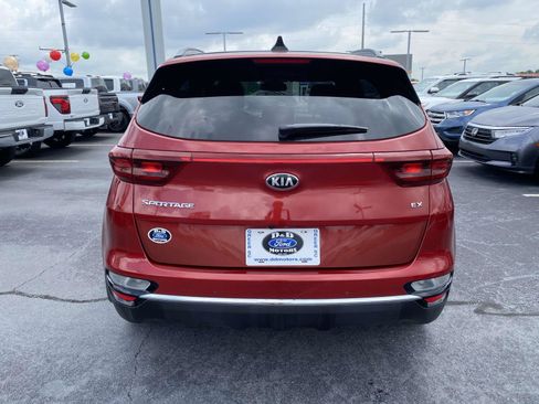 Used 2021 Kia Sportage EX w/ EX Technology Package FWD image 6