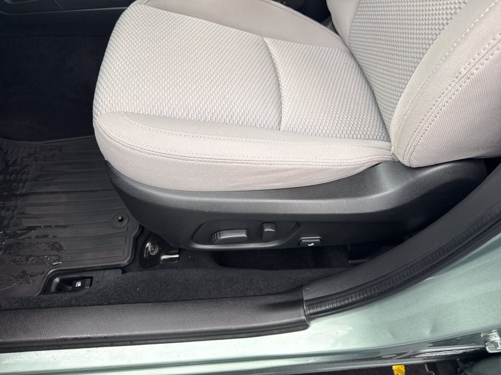 Used 2017 Subaru Forester 2.5i Premium w/ Popular Package #2A AWD/4WD image 11